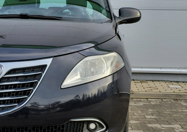 Lancia Ypsilon cena 21700 przebieg: 113000, rok produkcji 2012 z Milicz małe 742